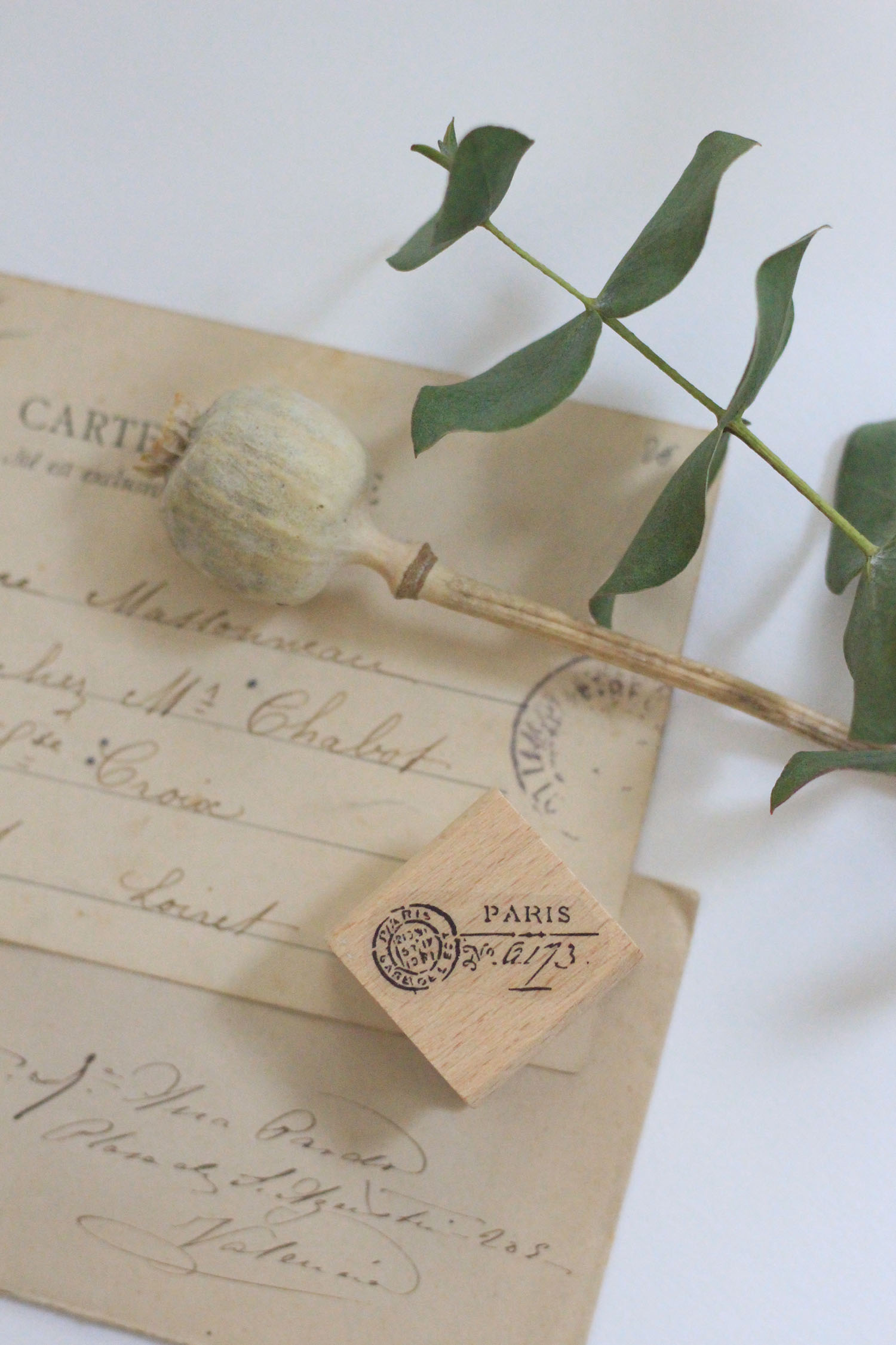 sello-paris-postcard-01